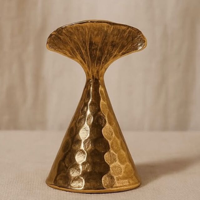 Stop the smoke and save the scent! 👃✨

This handcrafted raw brass snuffer is the ultimate upgrade for any candle lover’s ritual. Compact, elegant, and perfectly designed to extinguish your flame without the messy smoke cloud.

P.S. It is the perfect, chic little gift for any festive occasion, housewarming, or just because! #Sofd

#BrassDecor

#CandleAccessories

#PerfectGift

#FestiveGifting

#HomeFragrance

#smokefree