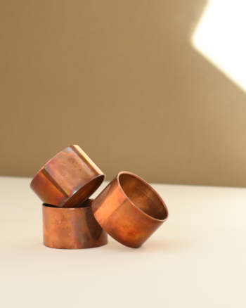 Solid copper napkin ring varnished in a smooth decor
